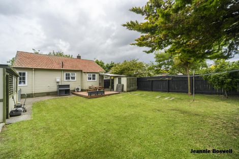 Photo of property in 654 Featherston Street, Roslyn, Palmerston North, 4414