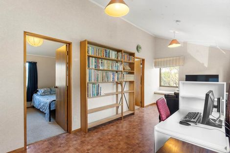 Photo of property in 21 Loloma Drive, Half Moon Bay, Auckland, 2012