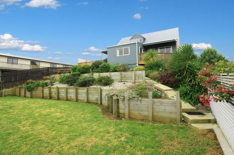 Photo of property in 9 East Street, Raglan, 3225