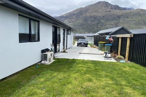 Photo of property in 10 Peasmoor Road, Lower Shotover, Queenstown, 9304
