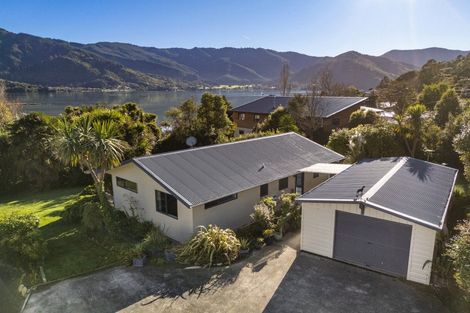 Photo of property in 1695 Queen Charlotte Drive, Linkwater, Picton, 7281