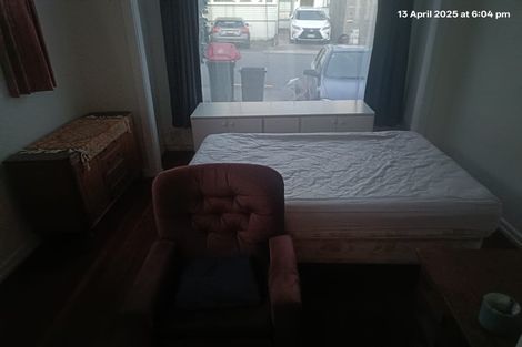 Photo of property in 11 Edge Hill, Mount Victoria, Wellington, 6011