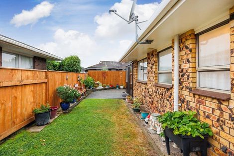 Photo of property in 1/11 Woodfield Avenue, Roslyn, Palmerston North, 4414