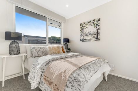 Photo of property in 10a Tomintoul Place, Highland Park, Auckland, 2010