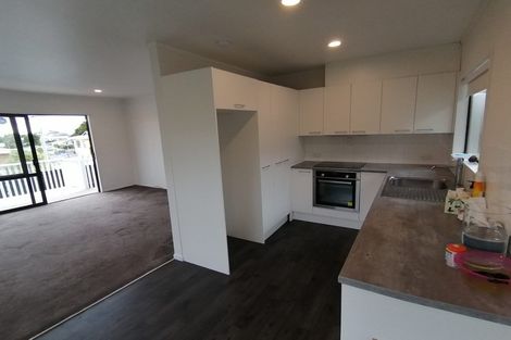 Photo of property in 1/111 Lincoln Park Avenue, Massey, Auckland, 0614