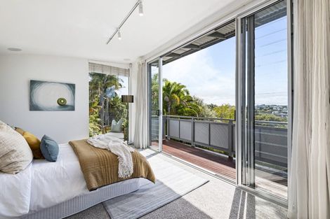 Photo of property in 1/598 Beach Road, Rothesay Bay, Auckland, 0630