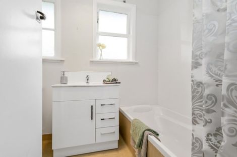 Photo of property in 360 Stokes Valley Road, Stokes Valley, Lower Hutt, 5019