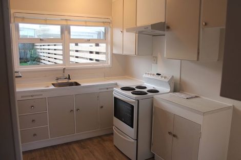 Photo of property in 2/3 Stanley Avenue, Milford, Auckland, 0620