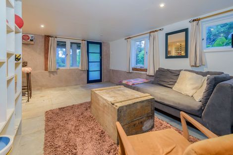 Photo of property in 8 Hoskins Avenue, Hillsborough, Auckland, 1042