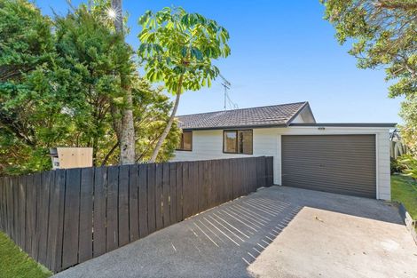 Photo of property in 1/26 Waiora Road, Stanmore Bay, Whangaparaoa, 0932