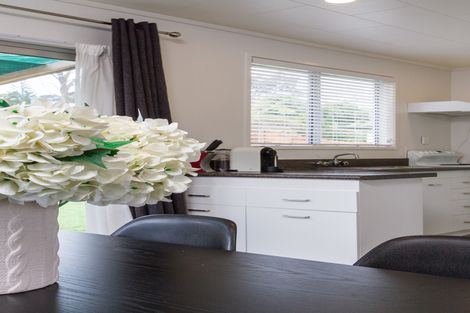 Photo of property in 66 Captain Scott Road, Glen Eden, Auckland, 0602