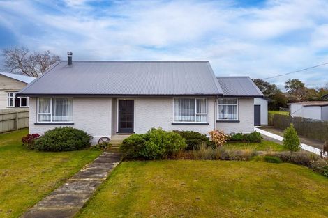 Photo of property in 16 Edward Street, Waimate, 7924