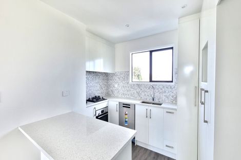 Photo of property in 2b Glenvil Lane, Te Atatu Peninsula, Auckland, 0610