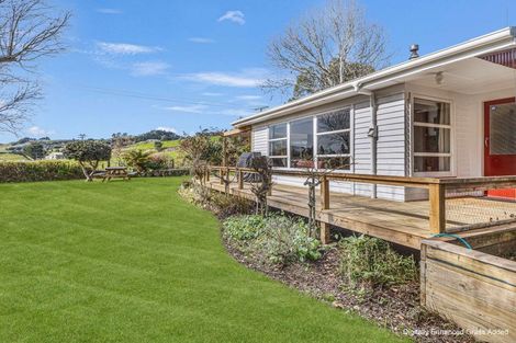 Photo of property in 9 Pukearuhe Road, Mimi, Urenui, 4377
