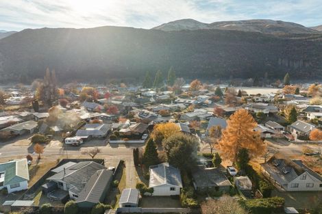 Photo of property in 10 Adamson Drive, Arrowtown, 9302