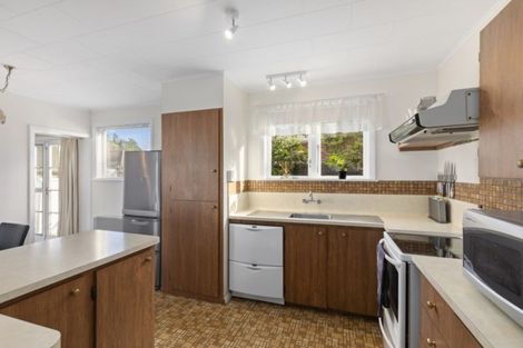 Photo of property in 28 Pilcher Crescent, Naenae, Lower Hutt, 5011