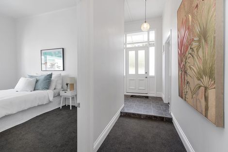Photo of property in 12 Maarama Crescent, Aro Valley, Wellington, 6021
