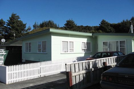 Photo of property in 33 Mcgowan Road, Wainuiomata, Lower Hutt, 5014