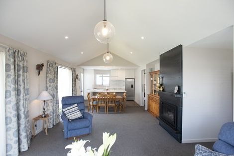 Photo of property in 216 Park Street, Winton, 9720