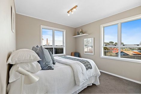 Photo of property in 3 Baylands Drive, Newlands, Wellington, 6037