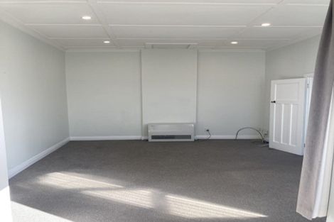 Photo of property in 17 Queens Drive, Kilbirnie, Wellington, 6022