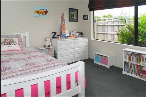 Photo of property in 12 Greenstone Place, Aotea, Porirua, 5024