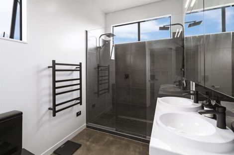 Photo of property in 10 Munich Place, Bromley, Christchurch, 8062