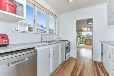 Photo of property in 8 Hoskins Avenue, Hillsborough, Auckland, 1042