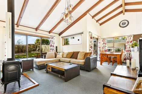 Photo of property in 8 Penton Road, Stanmore Bay, Whangaparaoa, 0932