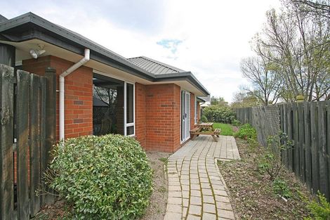 Photo of property in 2 Amesbury Mews, Avonhead, Christchurch, 8042