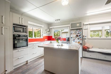 Photo of property in 153 Fairfax Street, Murchison, 7007