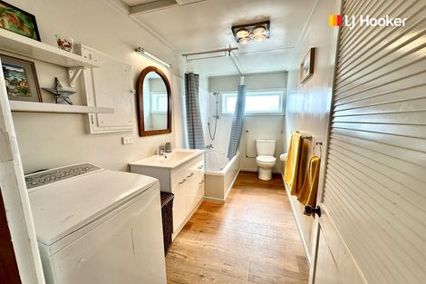 Photo of property in 1 Kowhai Street, Ravensbourne, Dunedin, 9022