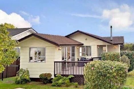 Photo of property in 50 Lewisham Street, Highland Park, Auckland, 2010