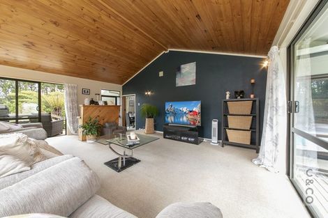 Photo of property in 902 Old North Road, Waimauku, 0882