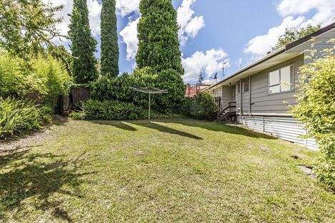 Photo of property in 4 Buisson Glade, West Harbour, Auckland, 0618