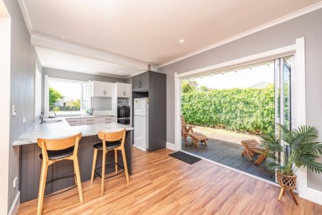 Photo of property in 2 Godwin Crescent, College Estate, Whanganui, 4500