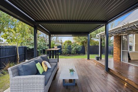 Photo of property in 7 Calbreath Place, Russley, Christchurch, 8042