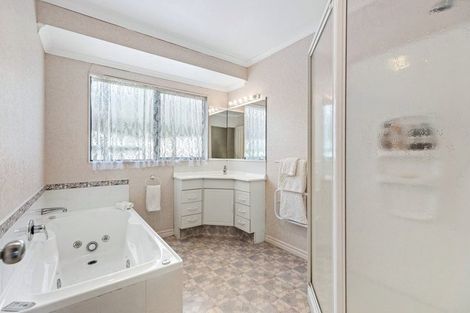 Photo of property in 18 Rosberg Place, Mount Maunganui, 3116