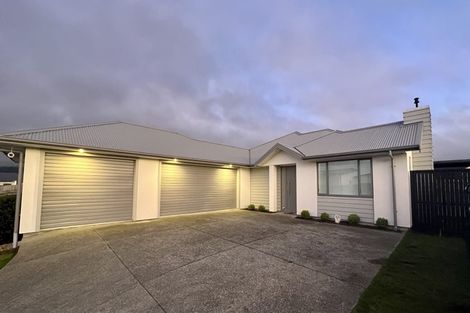Photo of property in 5 Stratford Court, Fitzherbert, Palmerston North, 4410