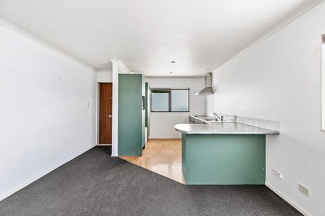 Photo of property in 8/17 Harbour View Road, Te Atatu Peninsula, Auckland, 0610