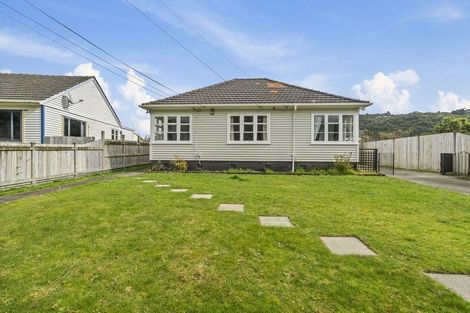 Photo of property in 3 Sellers Grove, Taita, Lower Hutt, 5011
