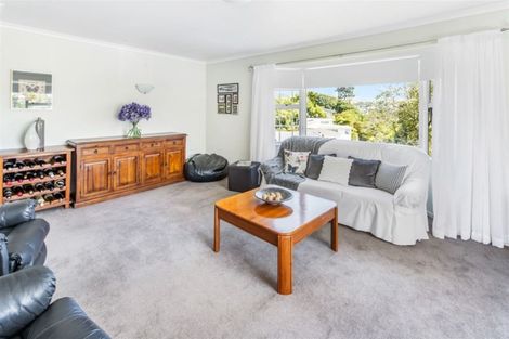 Photo of property in 97 Stewart Drive, Newlands, Wellington, 6037