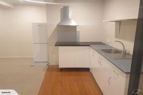 Photo of property in 1/4 James Scott Place, Te Atatu South, Auckland, 0602