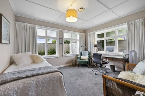 Photo of property in 15 Holsworthy Road, Lower Vogeltown, New Plymouth, 4310