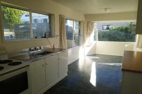 Photo of property in 1/46 John Dee Crescent, Red Beach, 0932