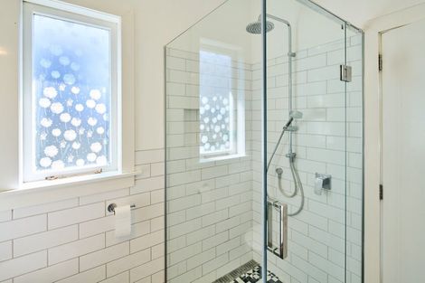 Photo of property in 22 Central Terrace, Alicetown, Lower Hutt, 5010