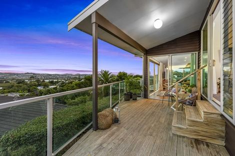 Photo of property in 3 Veronica Close, Red Beach, 0932