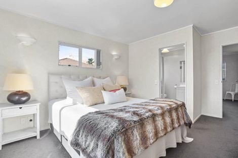 Photo of property in 1/6 Somerton Rise, Henderson, Auckland, 0612