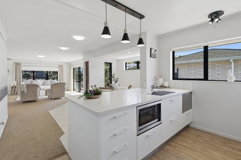 Photo of property in 317b Devonport Road, Tauranga, 3110