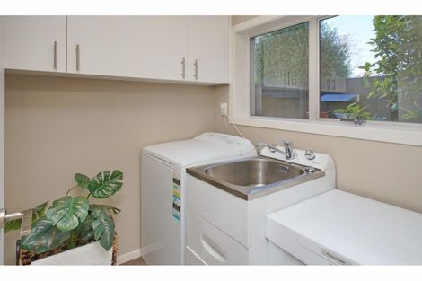 Photo of property in 6 Banff Place, Avonhead, Christchurch, 8042